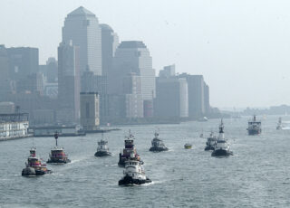 A panoramic approach to a book about the Sept. 11 boat lift