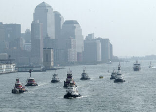 A panoramic approach to a book about the Sept. 11 boat lift