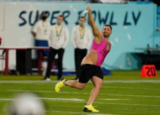 Who, How and Why? What we can learn from an interview with the Super Bowl streaker